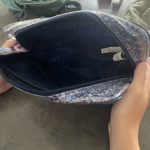 Minnie makeup bag like new