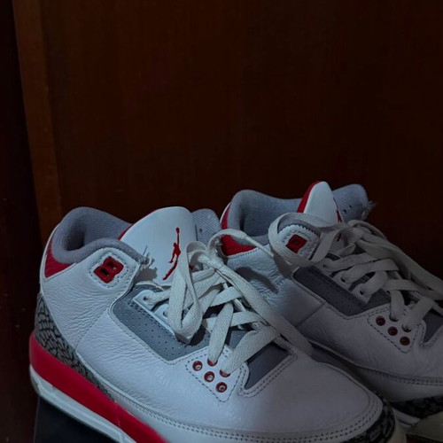 Air Jordan 3 sneakers like new, size 38, white and red