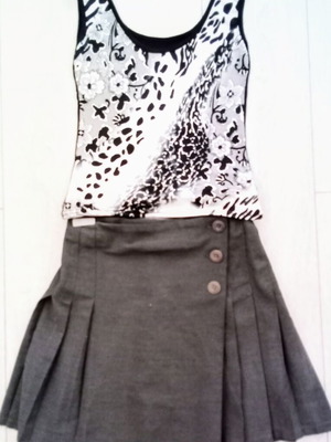Set blouse and skirt S/M like new, white and gray with gift bracelet
