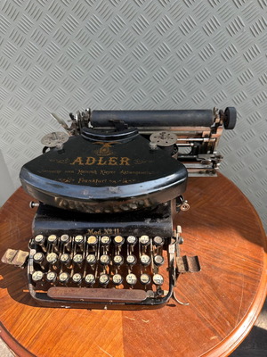 Adler typewriter used, functional, needs maintenance