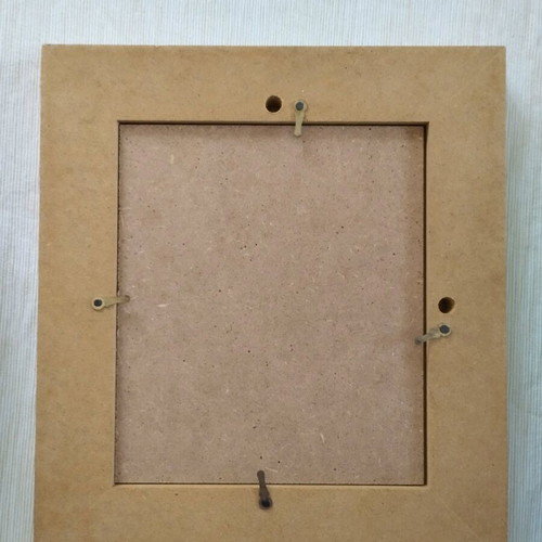 Luxury children's frame like new, missing glass