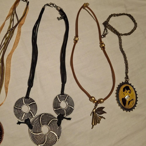 Jewelry set of 9 pieces like new