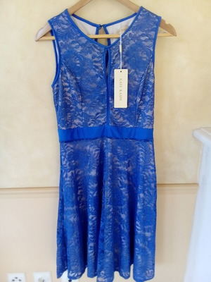 Women's lace dress new, size medium, blue
