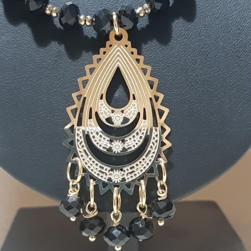 Necklace with black Austrian crystals and stainless steel pendant new