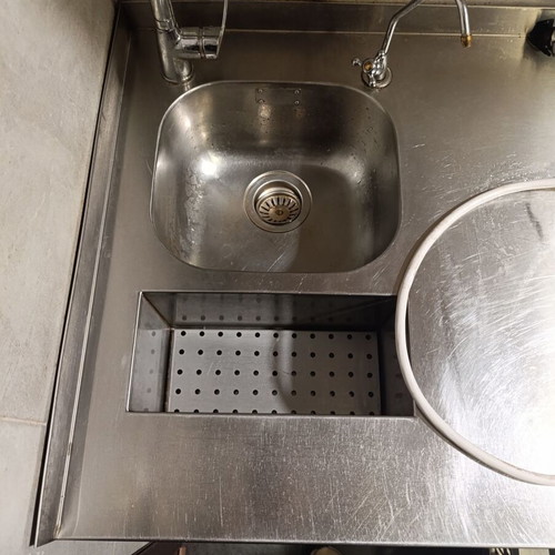 Refrigerated counter with 4 drawers, 2 doors, sink and ice compartment