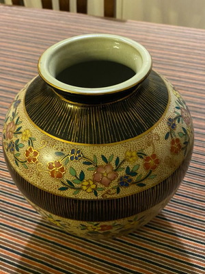 Decorative vase hand-painted like new