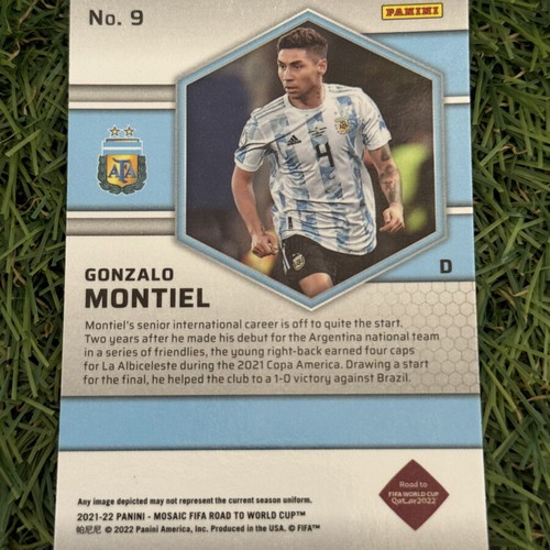 Panini Mosaic FIFA Road to World Cup 2021-22 Gonzalo Montiel card
