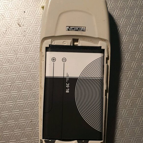 Nokia 6100 like new with charger and battery gold