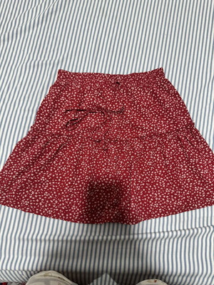 Pink Woman skirt like new, size S, red with white print