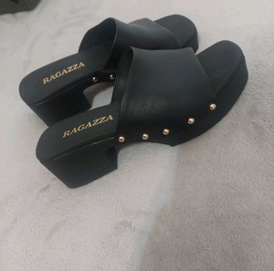 Μαύρα Mules Ragazza με τρουκς No 37