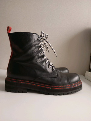 Bibi Lou leather women's ankle boots used, size 39/39.5, black/red
