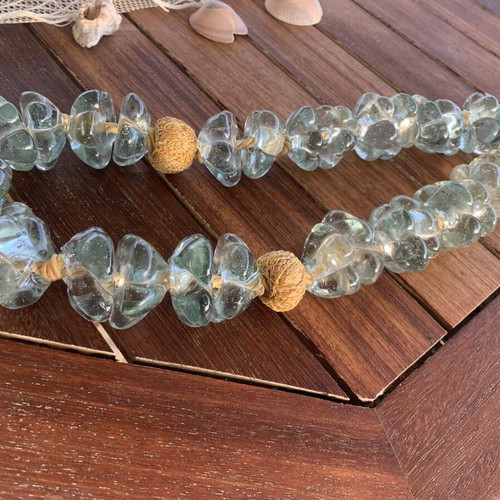 Heavy decorative komboloi with 33 turquoise beads and gold thread