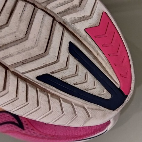 Saucony Kinvara 13 running shoes used, size 44.5, white and pink