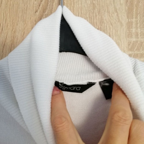 Pullover size S like new, white