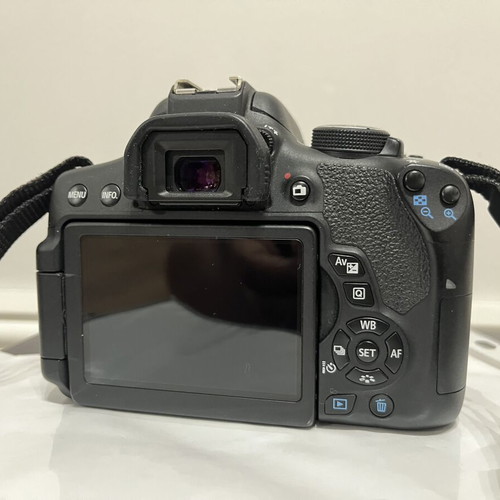 Canon EOS 750D camera like new