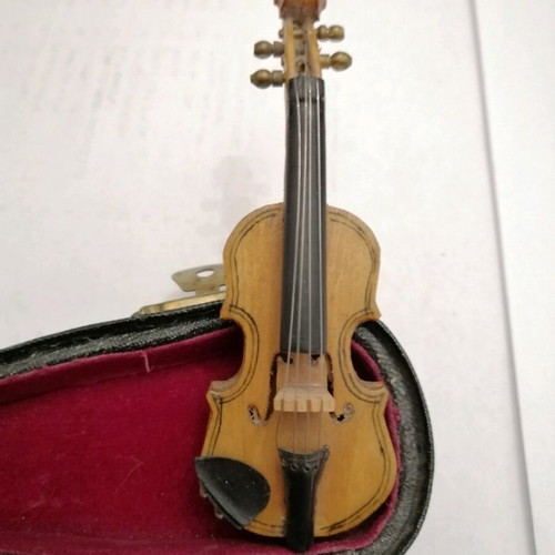 Violin Miniature with Vintage Case, like new