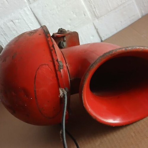 Bull horn vintage vehicle horn used, metal