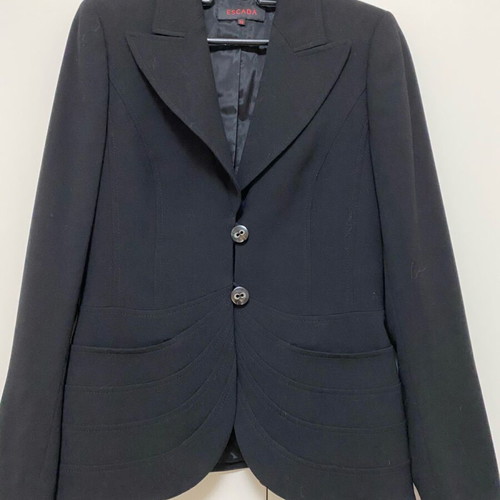 Escape black suit like new, size S