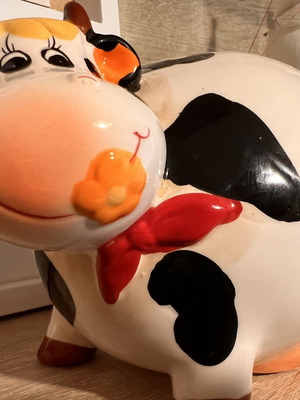 Ceramic Cow Piggy Bank like new, decorative and cute
