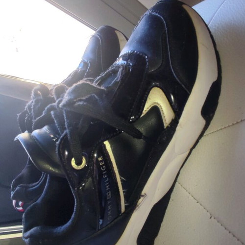 Tommy Hilfiger sneakers black like new, athletic size 39