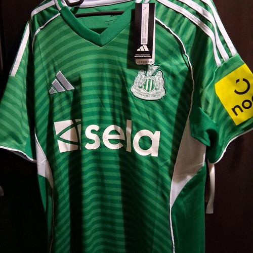 Newcastle Away Jersey new, size Large