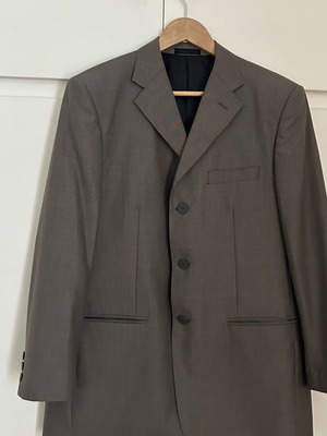 Giorgio Armani suit gray like new, size M