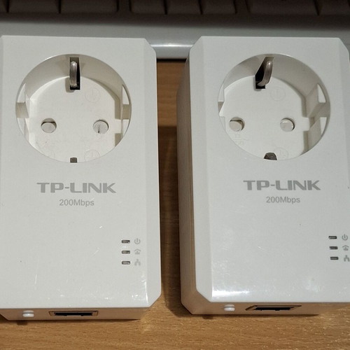 TP-LINK TL-PA2010P AV200 Powerline set of two, like new
