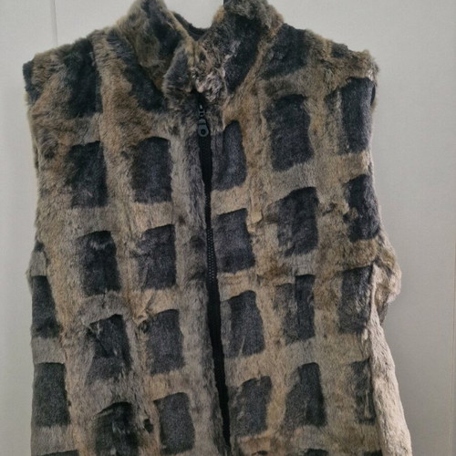 Sleeveless fur vest like new, gray and brown, size S