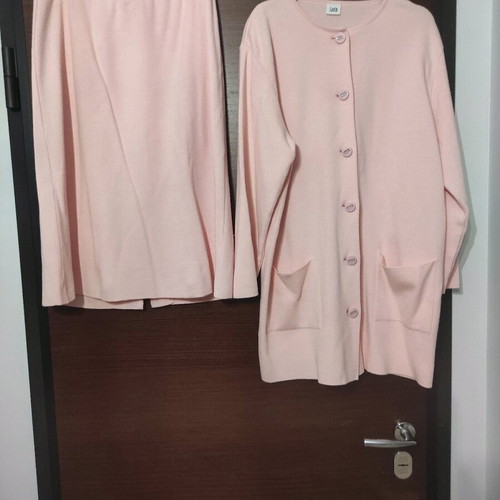 Pink knitted set in like new condition soft