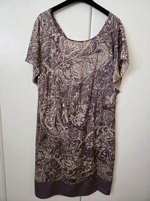 Midi dress Sisley like new, size large, multicolor