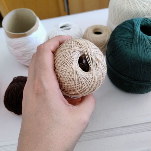 Set of lace thread in various colors like new