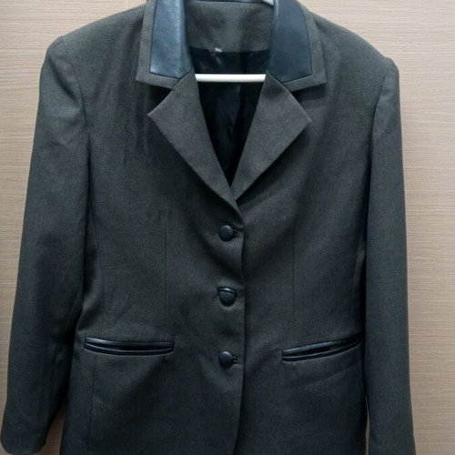Grey jacket with leather details size L like new