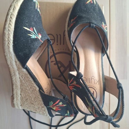 Kilye Crazy Espadrilles size 38 like new, narrow fit