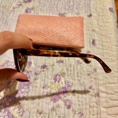 Stradivarius tortoise sunglasses like new, brown with case and cloth