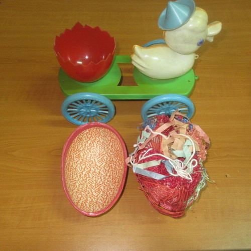 Greek Easter Pull Toy 70s like new