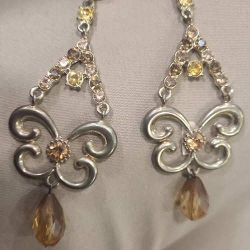 Vintage earrings like new, gold-colored