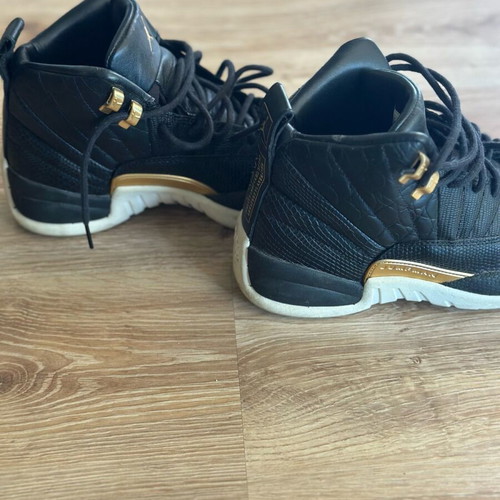 Air Jordan 13 Black Leather Athletic Shoes like new, size 40