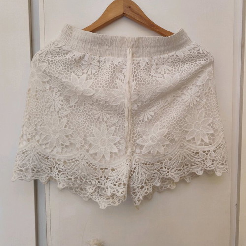White shorts with lace used, size medium
