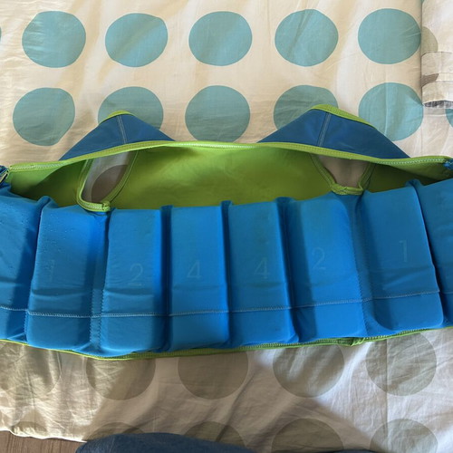 Zoggs children's life jacket used, for 2-3 years (15-18 kg)