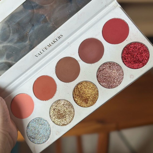 Value Makers eyeshadow and glitter palette like new