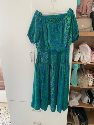 Σετ μπλούζα κοντομάνικη και μακριά φούστα με λουλούδια μπλε πράσινο σαν καινούργιο