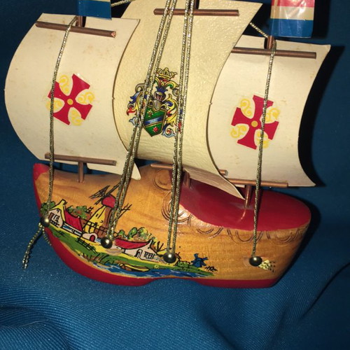 Wooden sailboat souvenir from Netherlands new, hand-painted