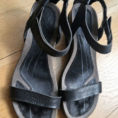 Teva sandals size 37 like new, black genuine leather