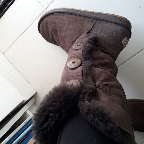 Ugg boots authentic, like new