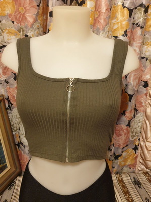 Primark top olive green like new, size S