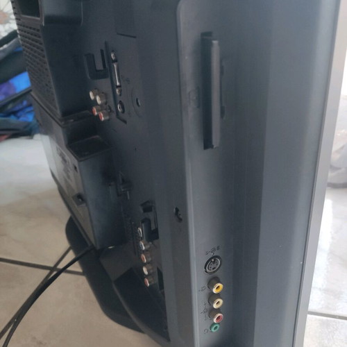 Sony Bravia KDL 20B4050 LCD TV used 20 inch HD with HDMI, SCART