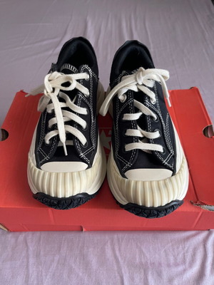 Converse Chuck 70 AT-CX Traction sneakers size 36 like new black white