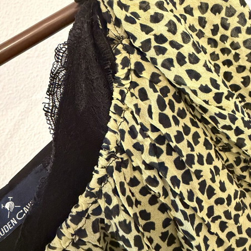 Set of 3 pieces pants, crop top, and black lace camisole like new