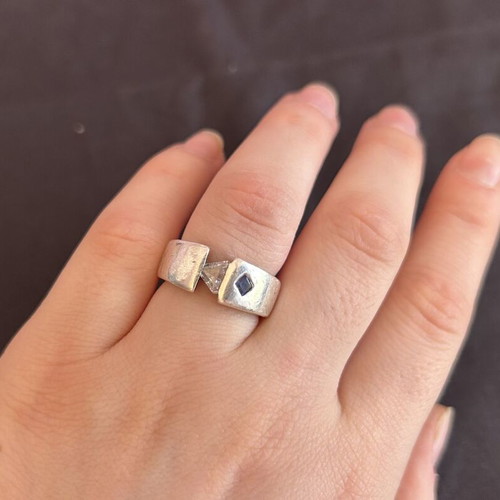 Silver 950 ring used with white and blue stone