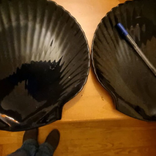 Serving plates like new, set of 3, black, shell shape